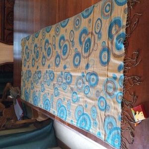 Reversible cream and teal scarf